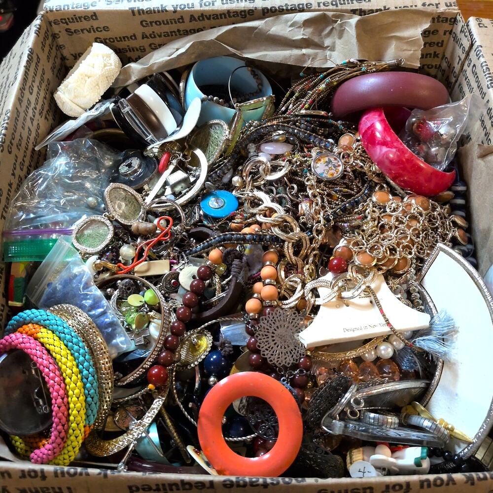 26+ LBS Mixed Craft Unwearable Junk Jewelry Lot Broken Beads Mismatched Tangled